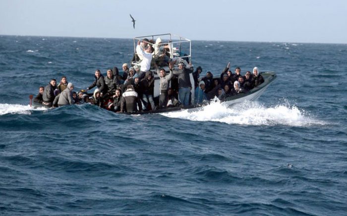 البحرية الملكية تنقد 150 مهاجرا غير شرعي من الغرق