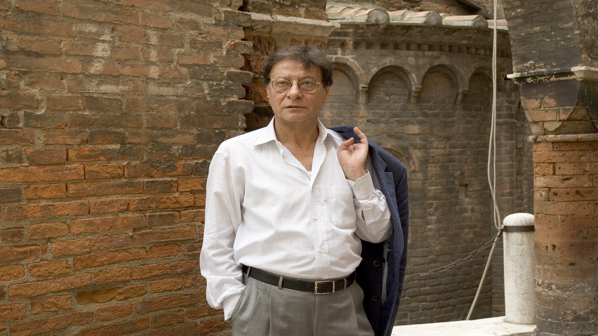 Mahmoud Darwish Palestinian Poet And Writer