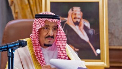 الملك سلمان لدى القائه خطابا في الرياض بندر الجلود الديوان الملكي السعودي