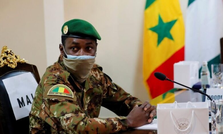 العقيد أسيمي غويتا رئيس المجلس العسكري والرئيس المؤقت في مالي خلال اجتماع المجموعة الاقتصادية لدول غرب إفريقيا (إيكواس) في أكرا. غانا في 15 سبتمبر 2020.
