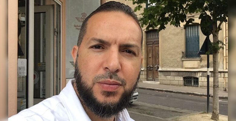 الفرنسي / المغربي رشيد أيت الحاج الذي جردته باريس من الجنسية الفرنسية ورحلته إلى المغرب
