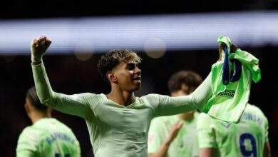 لامين جمال مهاجم برشلونة يحتفل بهدفه في مرمى أتلتيكو مدريد (4-2) في الدوري الإسباني لكرة القدم. مدريد، في 16 مارس 2025