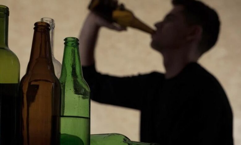 المفرطون في شرب الكحول أكثر عرضة لنزيف دماغي في الشيخوخة وفق دراسة